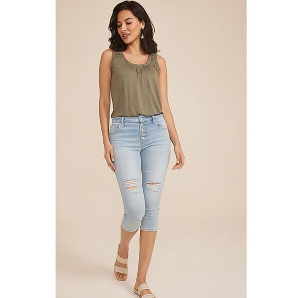 Maurices High Rise Ripped Button Fly Capri - 8 - Picture 2 of 7